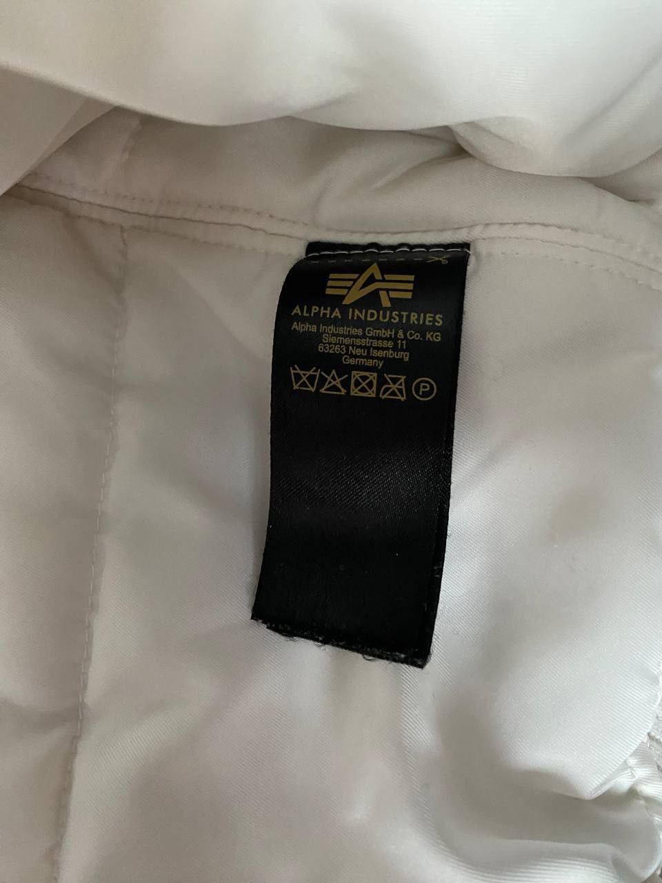 Alpha Industries × Vintage white bomber alpha industries Size US M / EU 48-50 / 2 - 8 Thumbnail