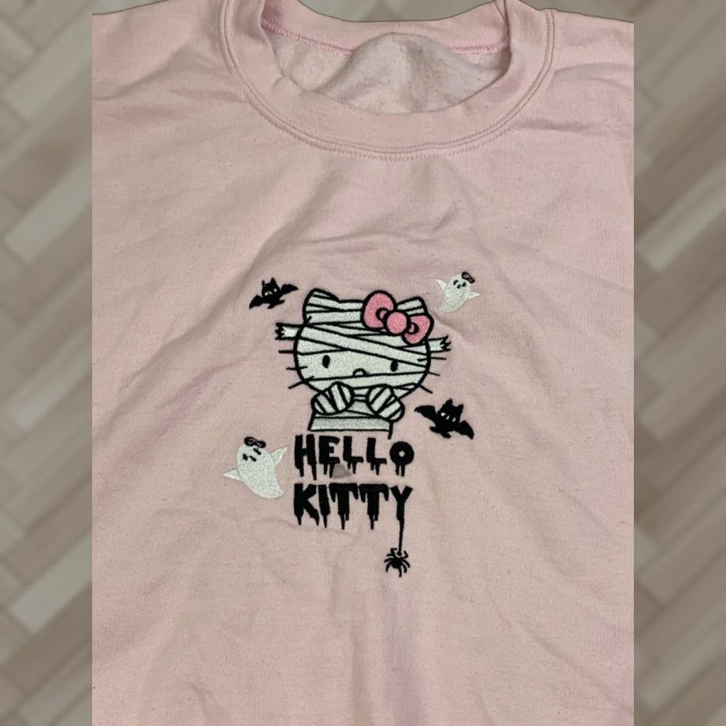 Vintage Hello Kitty Sweatshirt Women 2XL Pink Mummy Halloween Embroidered Pullover 12037 Size XXL / US 16-18 / IT 52-54 - 1 Thumbnail