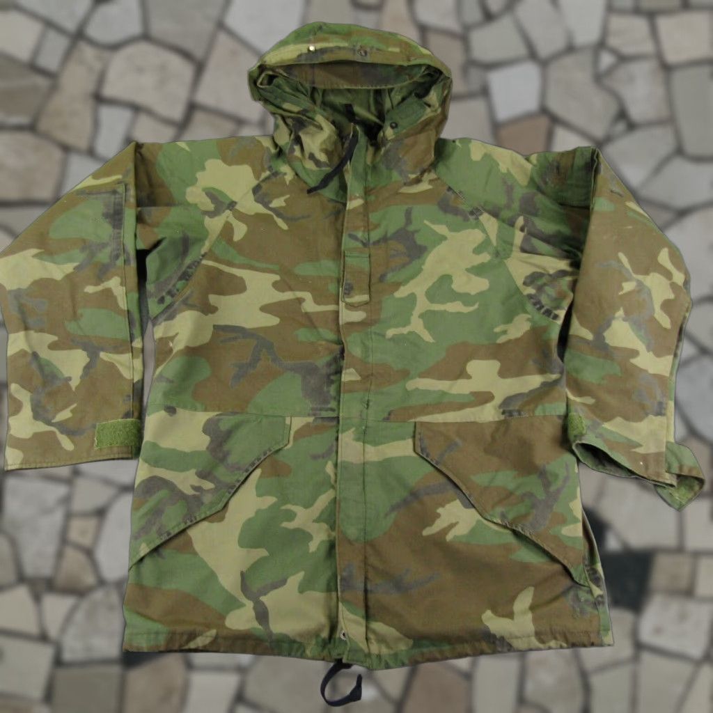 Vintage VINTAGE US Army Cold Weather Field Jacket Camo Medium Long Green Woodland 90s Mens Size US M / EU 48-50 / 2 - 1 Thumbnail
