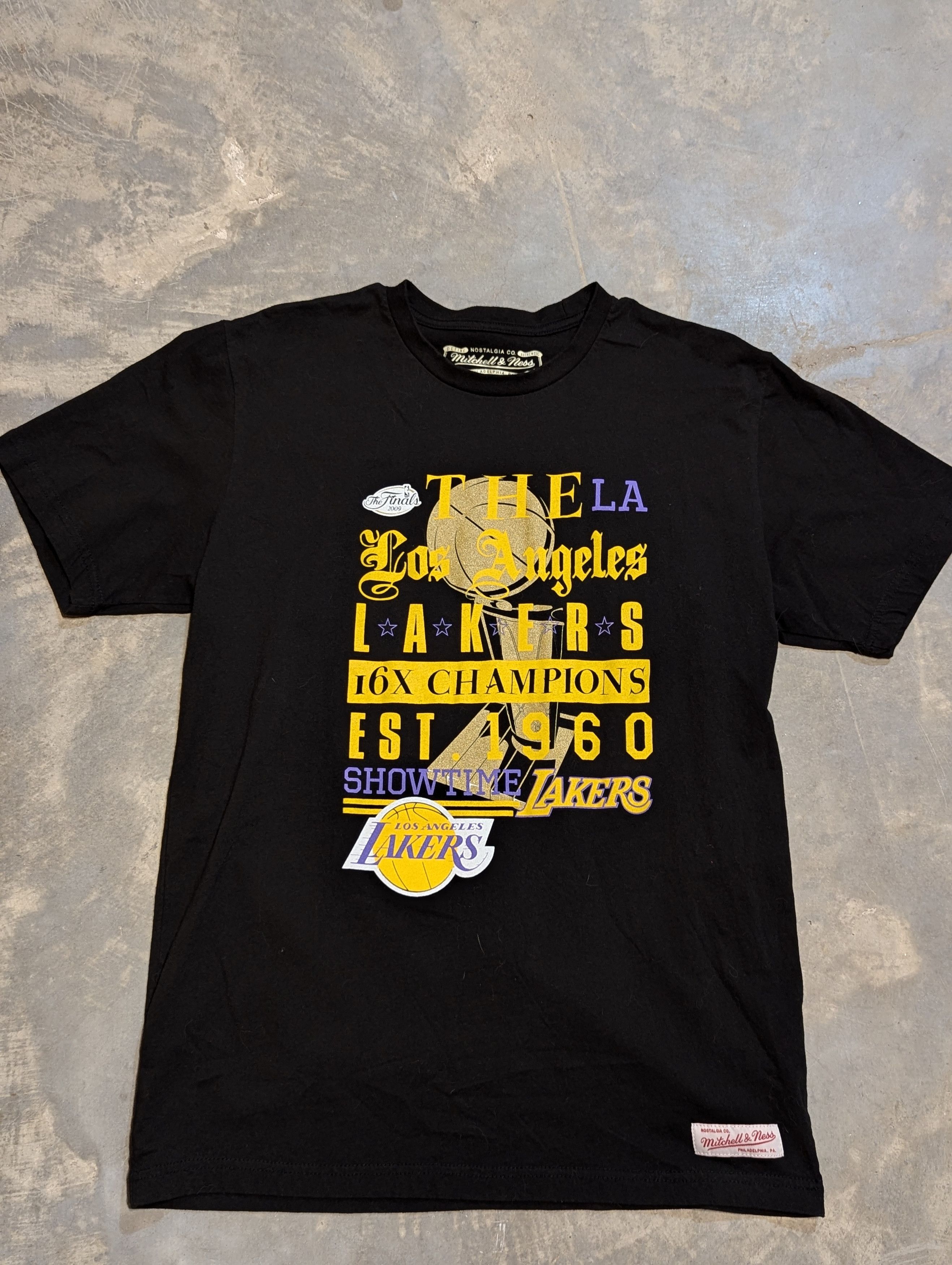 Mitchell & Ness × NBA Mitchell & Ness L.A Lakers Tee Size US XL / EU 56 / 4 - 1 Thumbnail