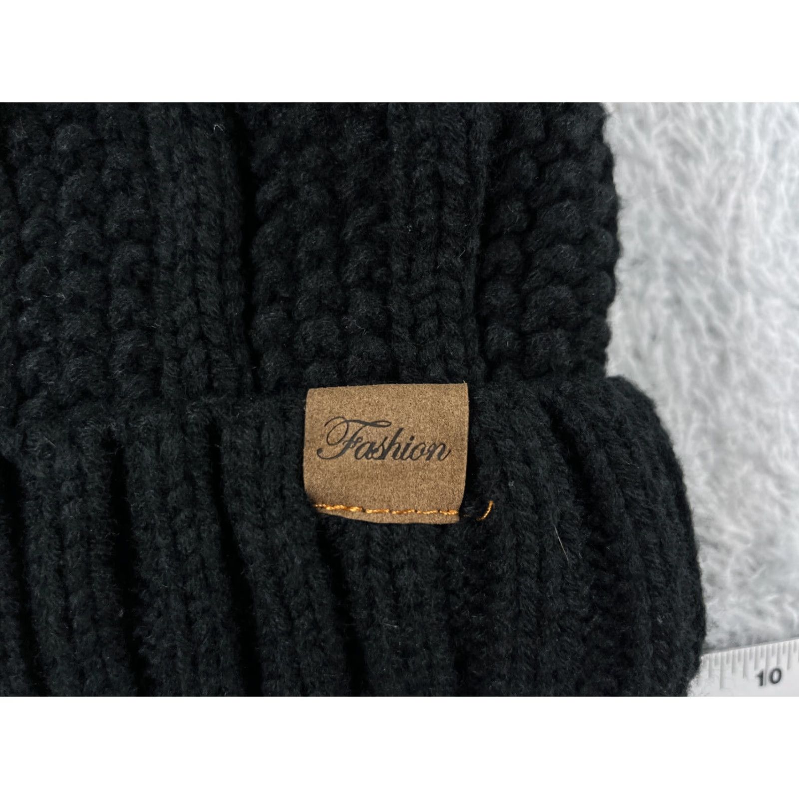 Vintage Fashion Beanie Hat One Size Black Cable Knit Acrylic Lined Winter Ski Womens Size ONE SIZE - 2 Thumbnail