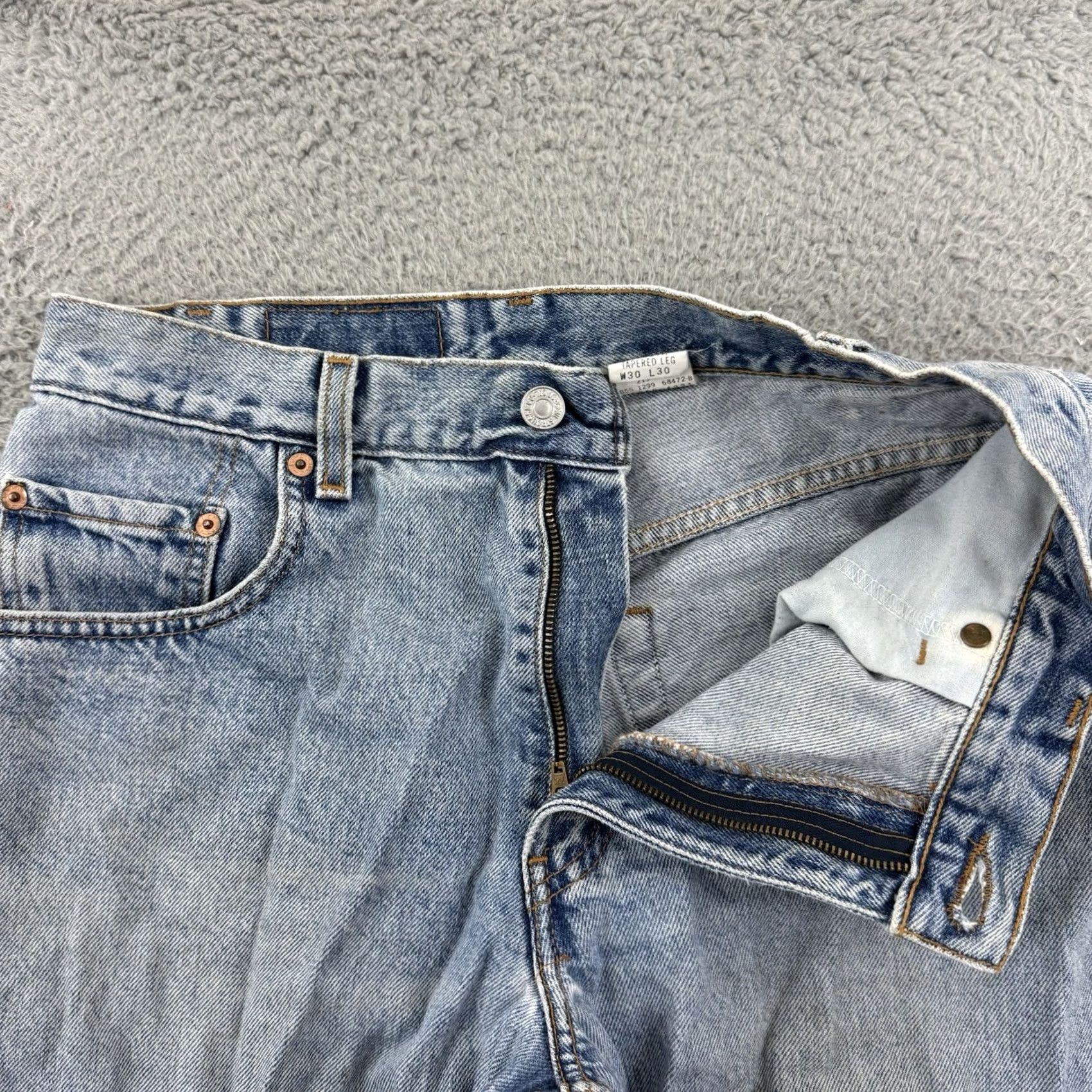 Levi's VINTAGE Levi's 560 Jeans Mens 30x30 Blue Denim Loose Fit Tapered Leg 90s Grunge Size US 30 / EU 46 - 4 Thumbnail