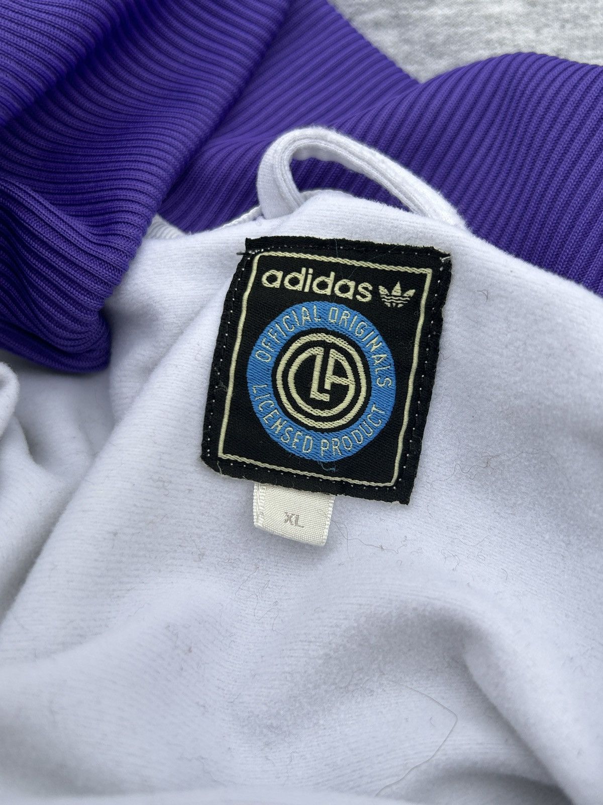 Adidas Vintage Adidas Originals LA Lakers 2010 NBA Tracksuit Jacket Size US XL / EU 56 / 4 - 10 Thumbnail