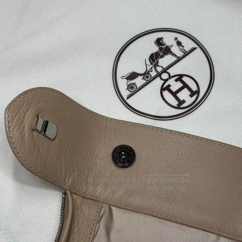 Hermes Hermes Pig Nose Buckle Beige Sheepskin Short Pants Size 24" / US 00 / IT 34 - 6 Thumbnail