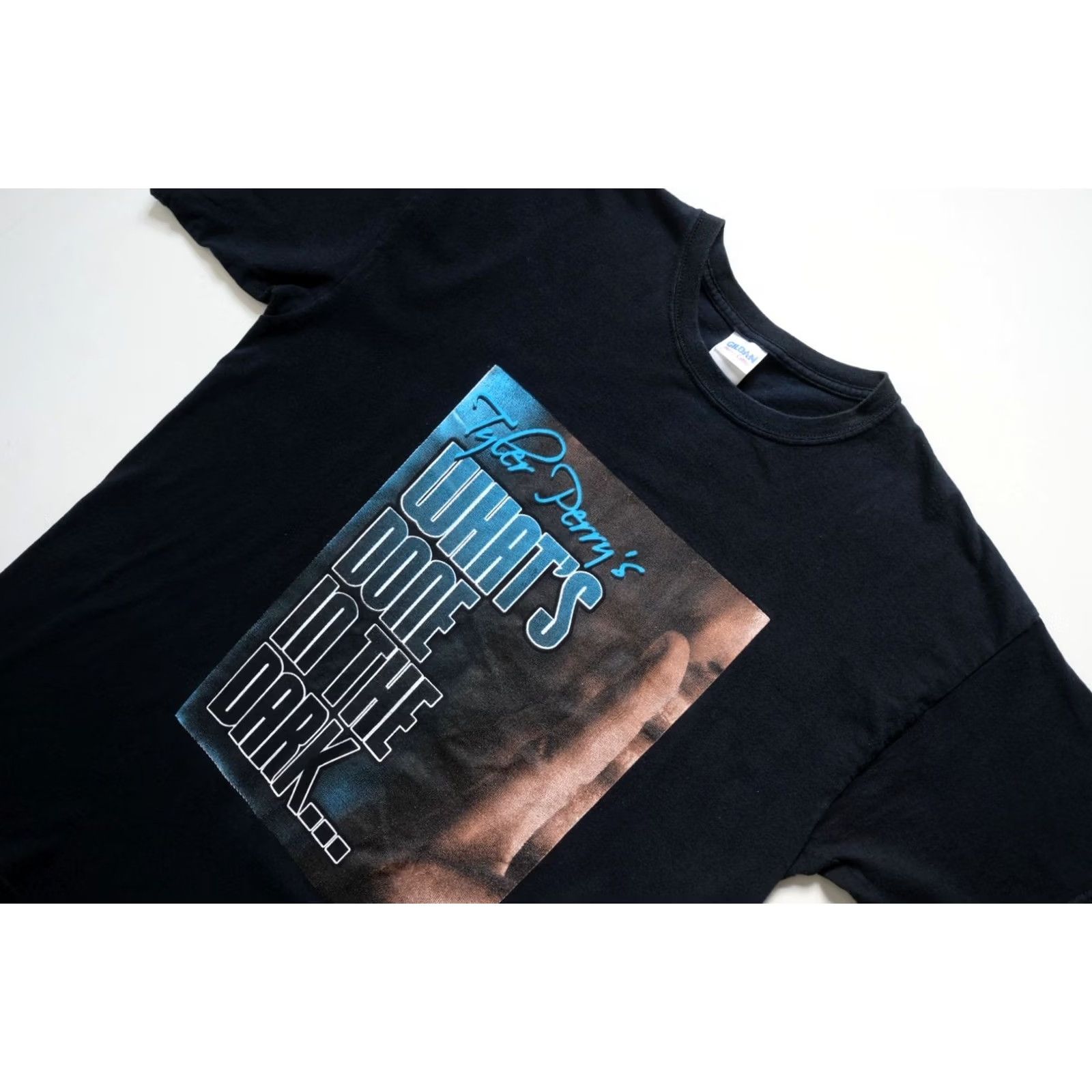 Gildan VINTAGE Gildan T-Shirt VTG Y2K TYLER PERRYS WHATS DONE IN THE DARK Graphic Short Sleeve Crew Neck 2XL Black Men Mens Size US XXL / EU 58 / 5 - 4 Thumbnail