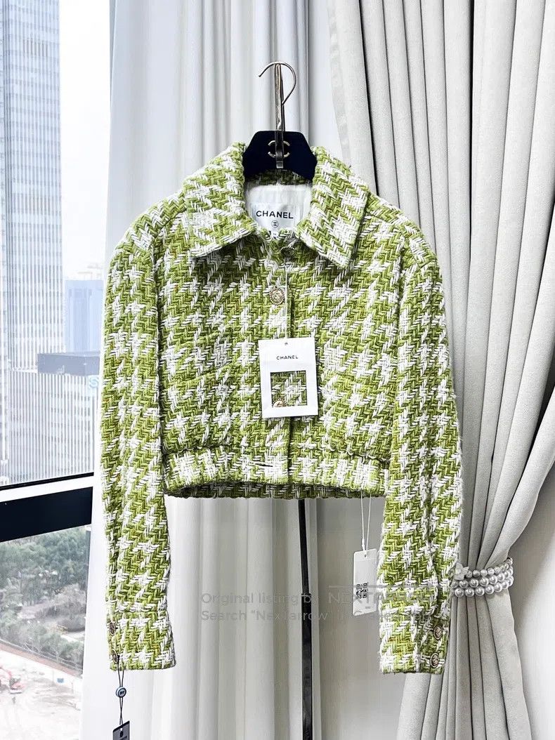Chanel Chanel 22B Avocado Green Grass Thousand Birds Tweed Jacket Size XXS / US 00 / IT 34 - 1 Thumbnail