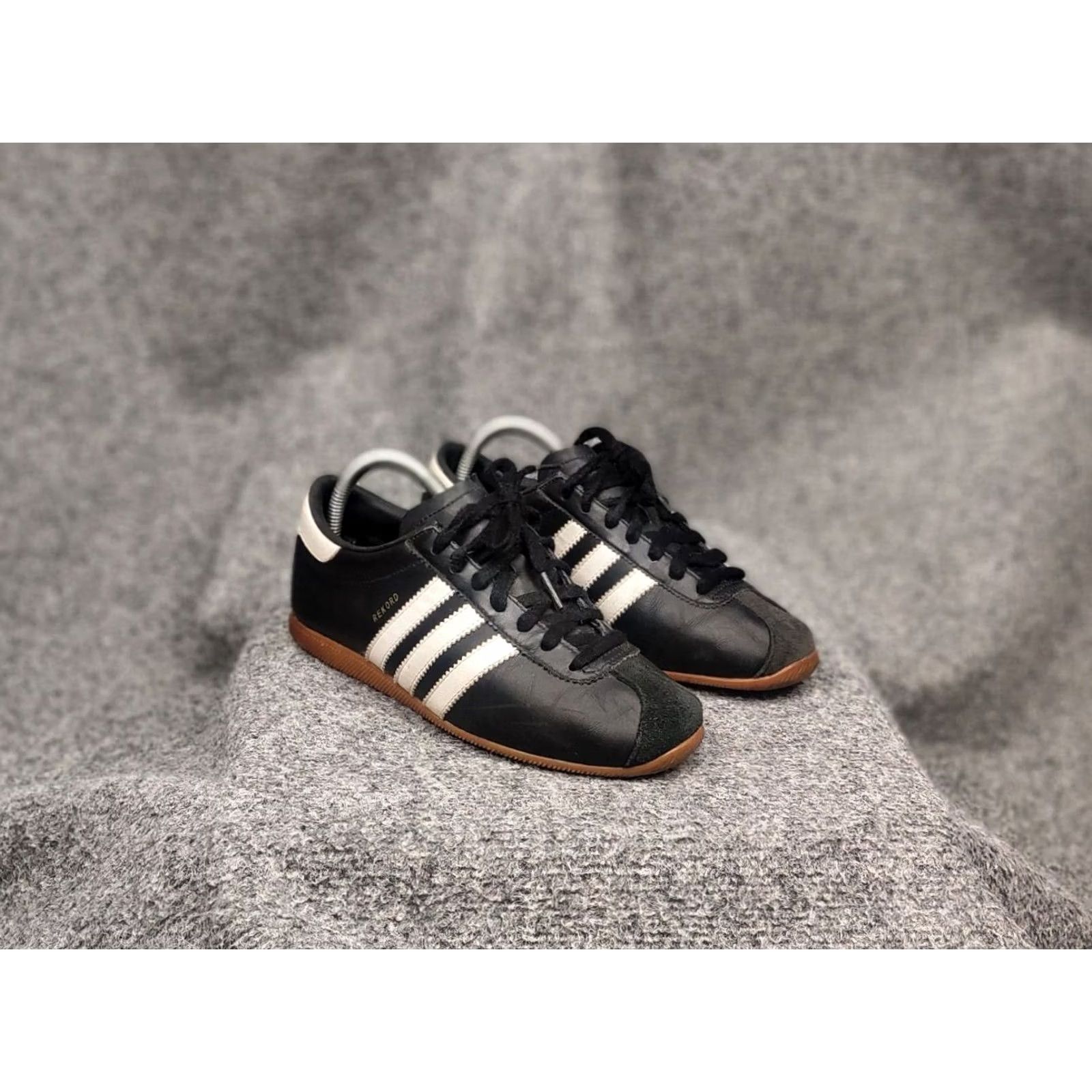 Adidas VINTAGE Adidas Originals Rekord Black Leather Sneaker 5.5 38 5 Adult Men Black Leather Sneaker Adidas Rekord Y2K Style Vintage Size US 6 / EU 39 - 5 Thumbnail