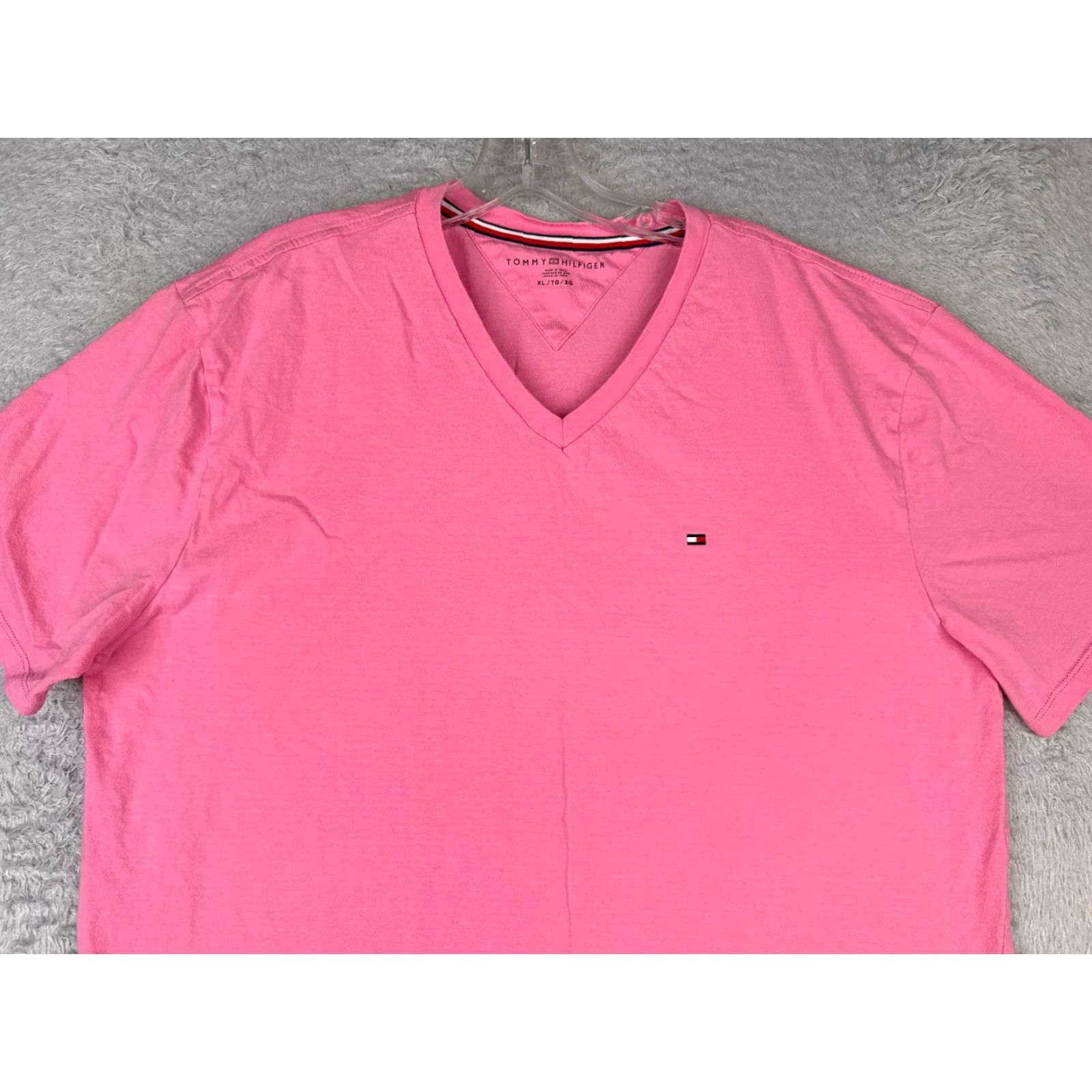 Tommy Hilfiger VINTAGE? No. Tommy Hilfiger Shirt Men XL Pink Short Sleeve Crew Neck 100% Cotton Logo Tee All Seasons - Adult XL Mens Shirt Pink Tommy Hilfiger Shirt Size US XL / EU 56 / 4 - 4 Thumbnail