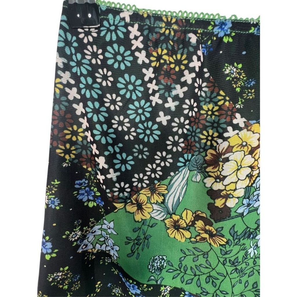 Urban Outfitters Urban Outfitters Floral Patterned Patchwork Mini Skirt Size 26" / US 2 / IT 38 - 3 Thumbnail