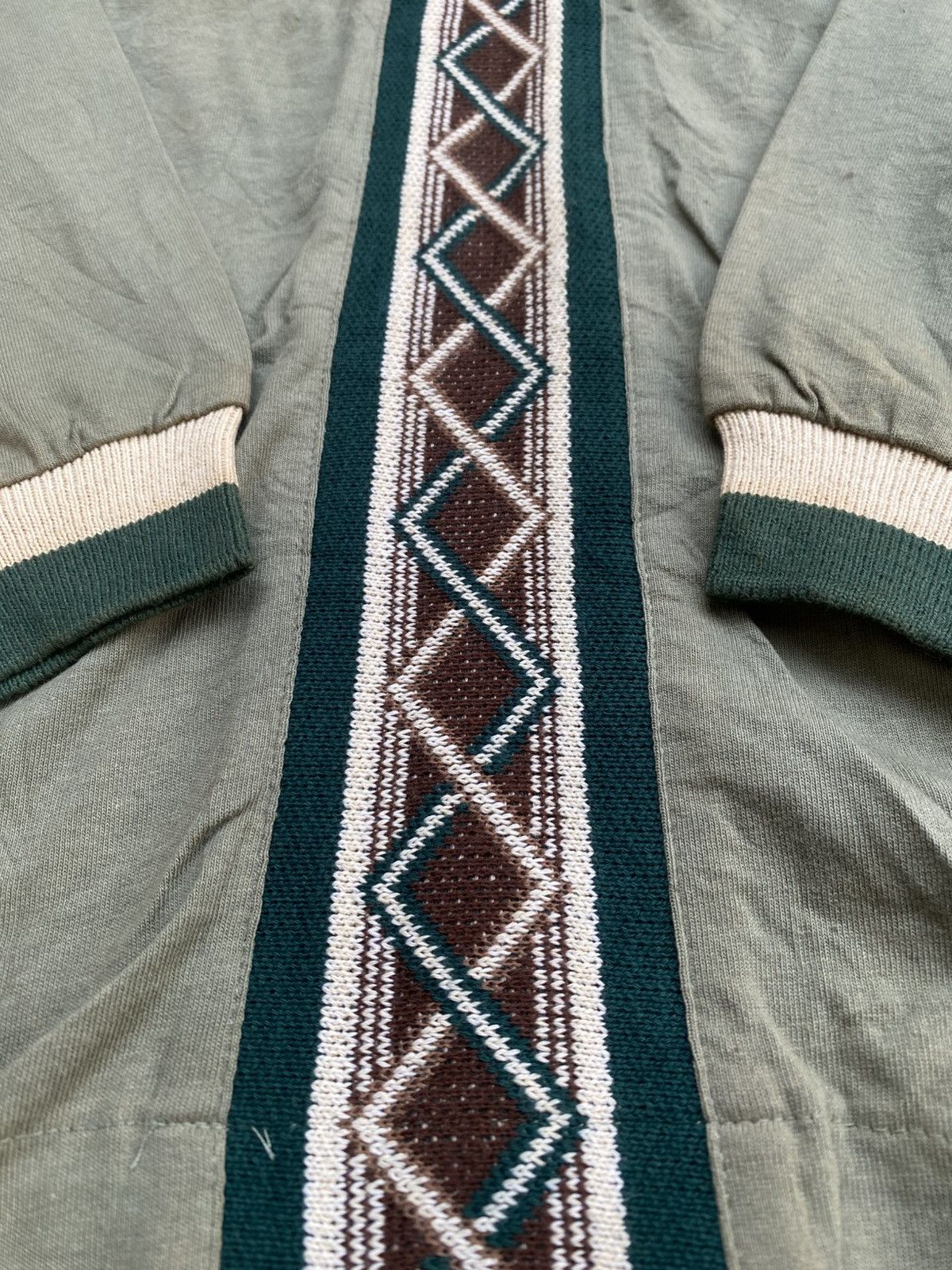 Freshjive Vintage 90s Freshjive Navajo Style Central Panel Sweatshirt Size US M / EU 48-50 / 2 - 3 Thumbnail