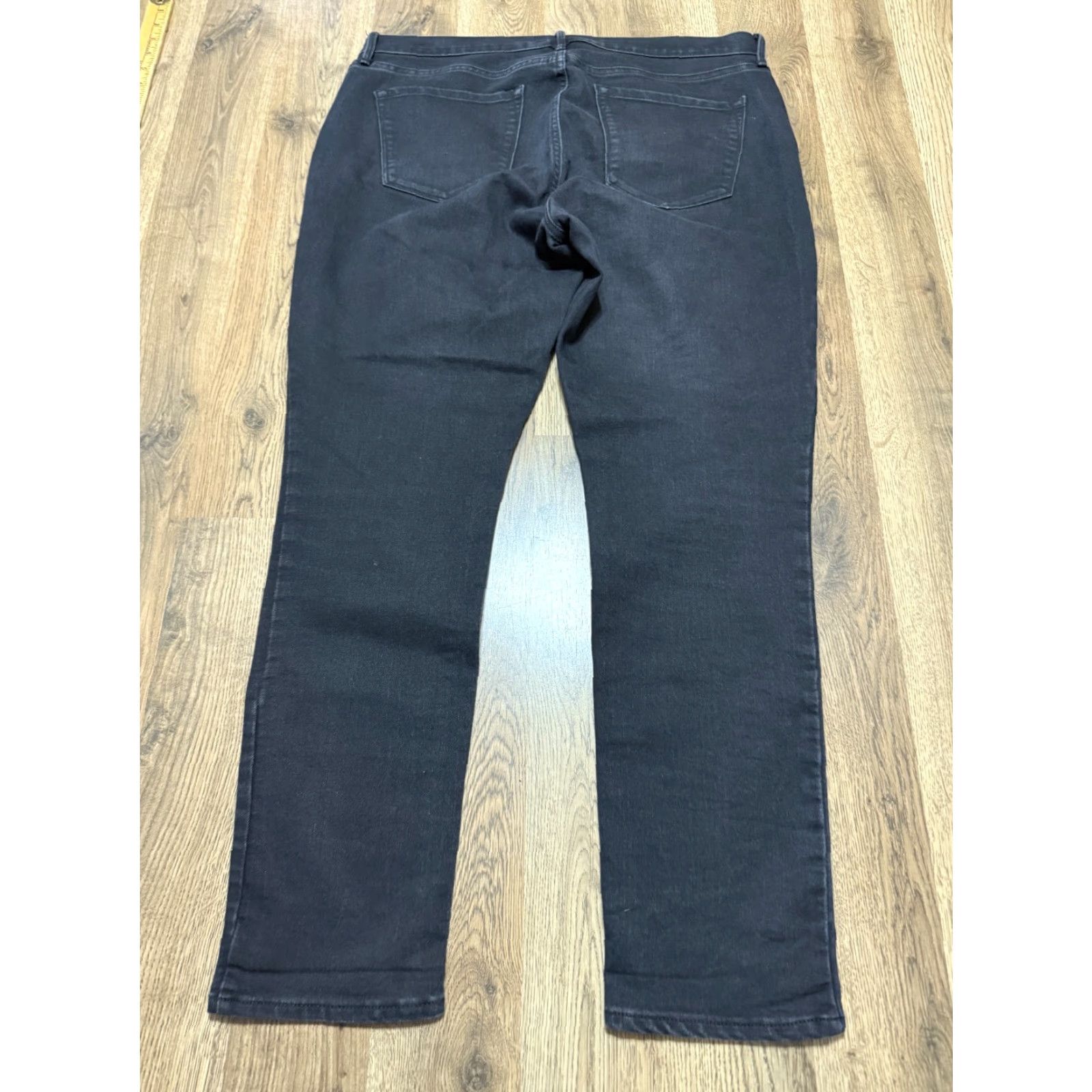 Old Navy VINTAGE? No — Old Navy Jeans Women 14 Long Black Denim Mid Rise Straight 5-Pocket 28.5 Inseam 40" Length 40" Length Size 36" / US 14 / IT 50 - 2 Thumbnail
