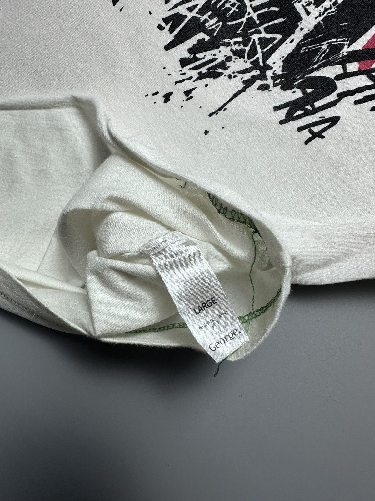 Other Dark Knight 2008 Heath Ledger “Joker” tee size L, good cond Size US L / EU 52-54 / 3 - 14 Thumbnail