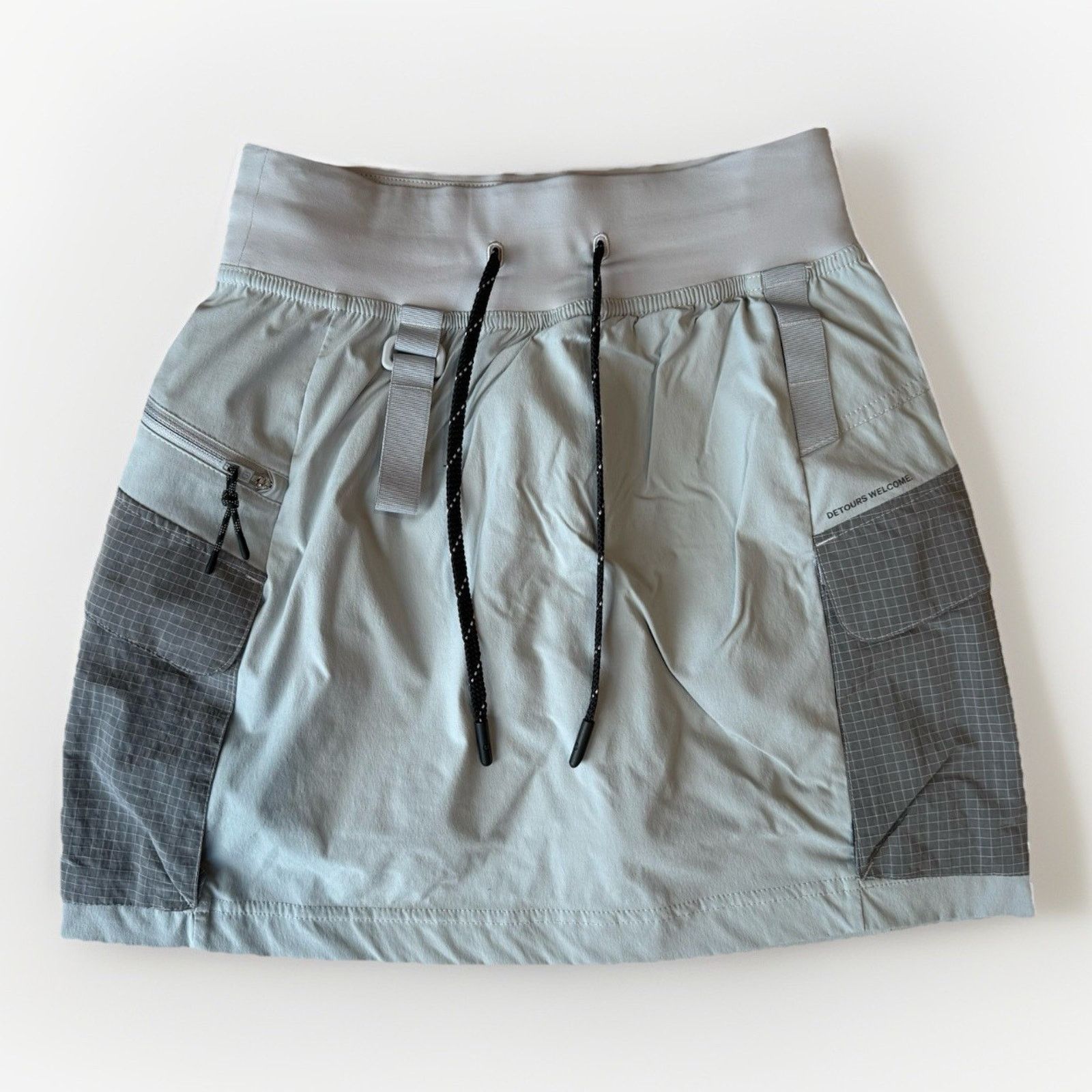 Lululemon Lululemon Multi Pocket High Rise Hiking Skirt Women's 2 Gray Size 26" / US 2 / IT 38 - 1 Thumbnail