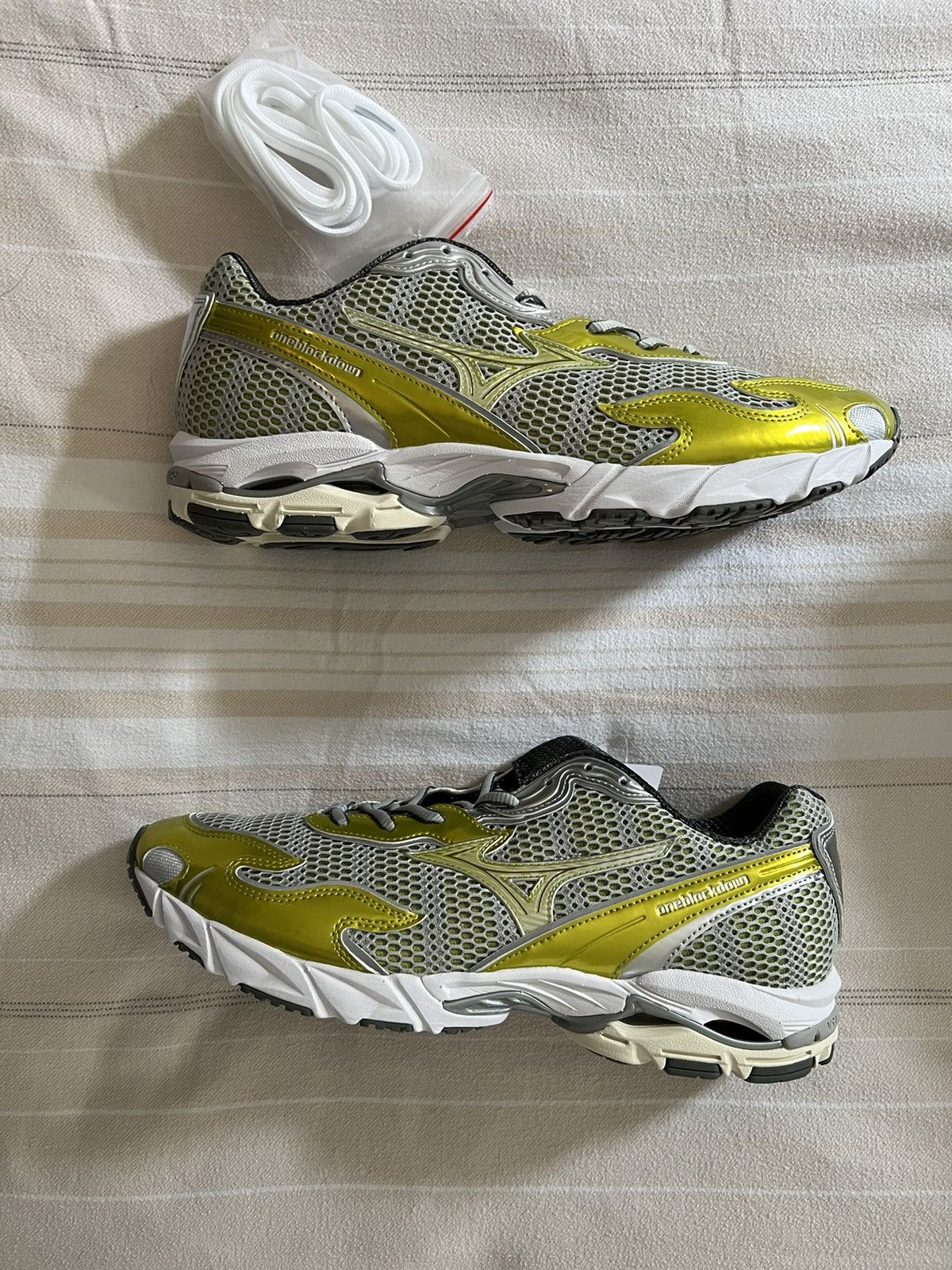 Mizuno Mizuno Wave Rider 10 Amazon One Block Down Flame Wave 11 Size US 11 / EU 44 - 2 Thumbnail