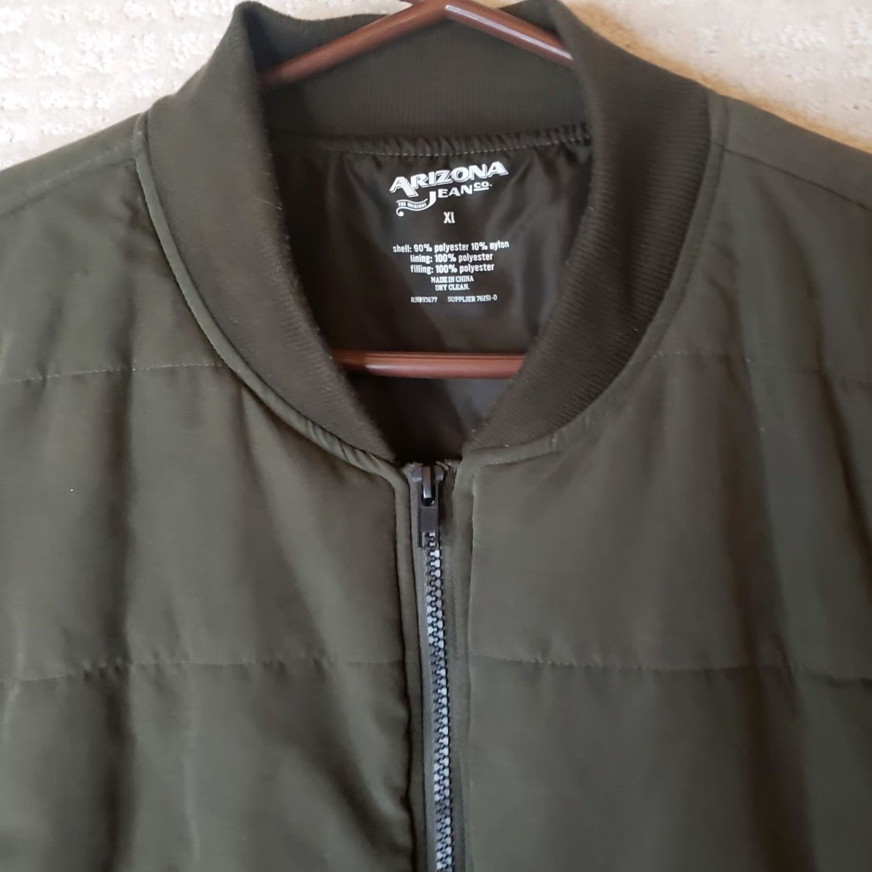 Vintage ARIZONA JEAN CO. Olive Green Puffer Jacket Mens XL Lightweight Softshell Full Zip Quilted Nylon Lining Winter Fall Spring Casual Travel Vintage: No Size US 36 / EU 52 - 5 Thumbnail