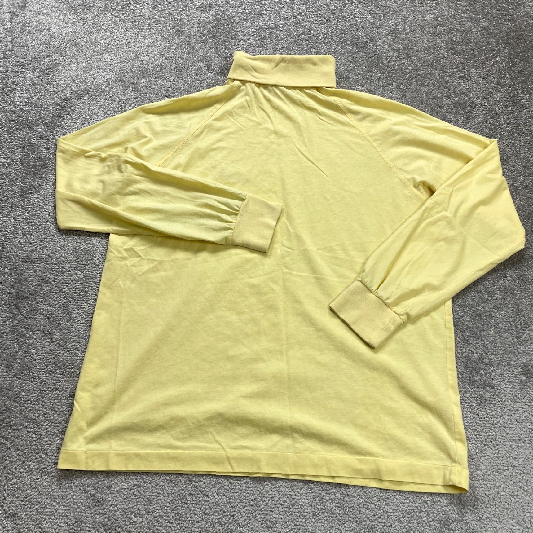 Izod VINTAGE IZOD Shirt Mens L Yellow Long Sleeve Turtle Neck Outdoor Size US L / EU 52-54 / 3 - 2 Thumbnail