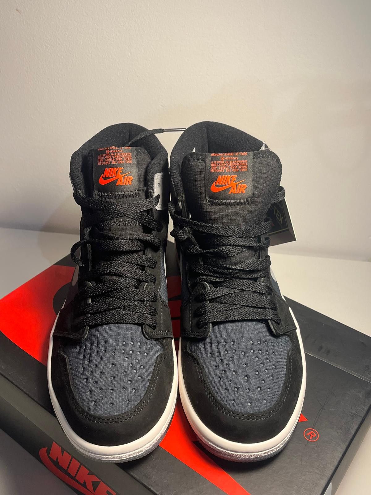 Nike Jordan 1 Retro High Element GoreTex Black Particle Grey 40.5 Size US 7.5 / EU 40-41 - 4 Thumbnail