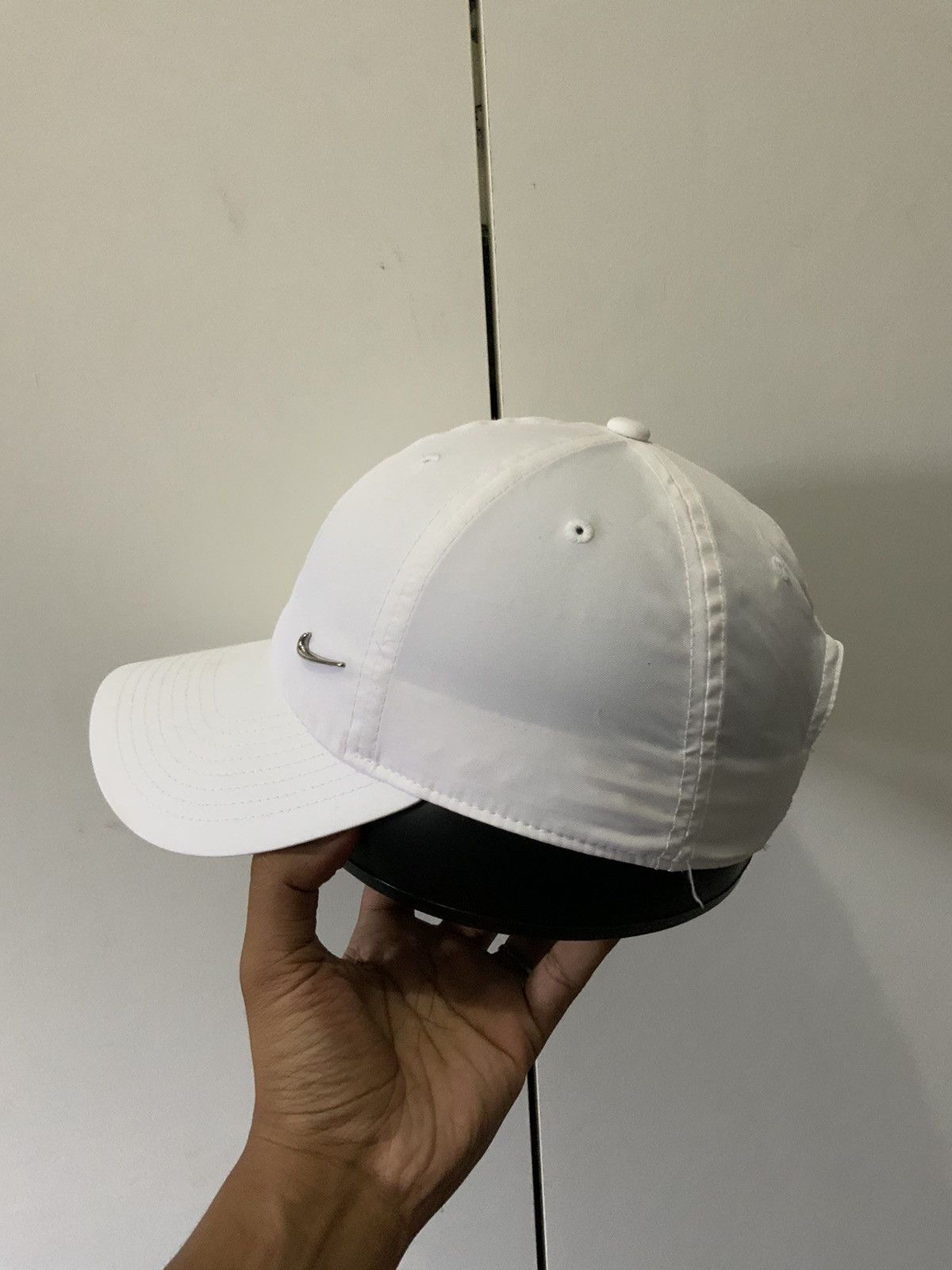 Nike Nike Small Swoosh Logo White Hat Size ONE SIZE - 2 Thumbnail