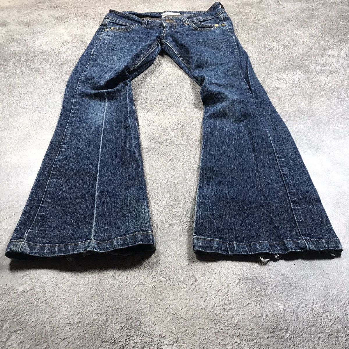 Vintage Vintage Y2K Baggy Flared Distressed Jeans Skater Logo 27 Size 27" / US 4 / IT 40 - 1 Thumbnail