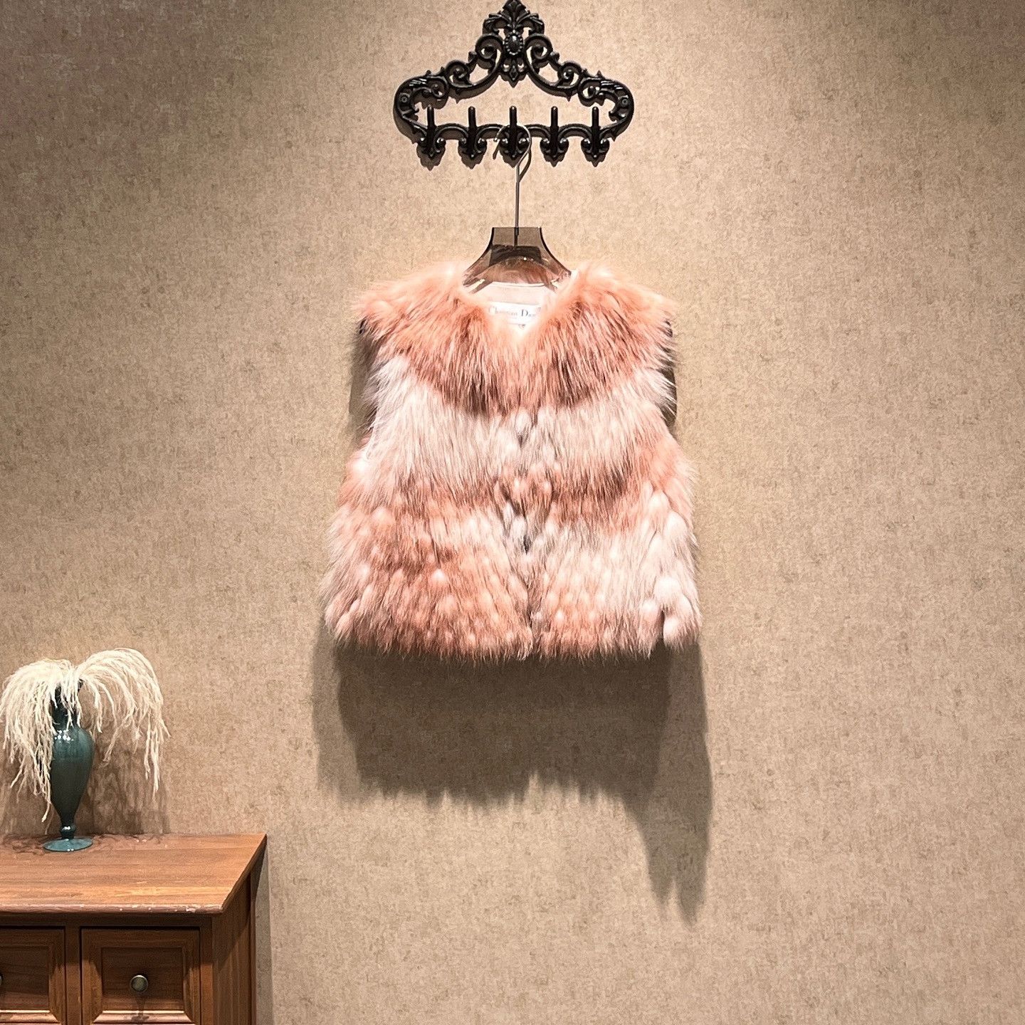Dior Dior Pink Fox Fur Vest Size 34 Size XS / US 0-2 / IT 36-38 - 1 Thumbnail