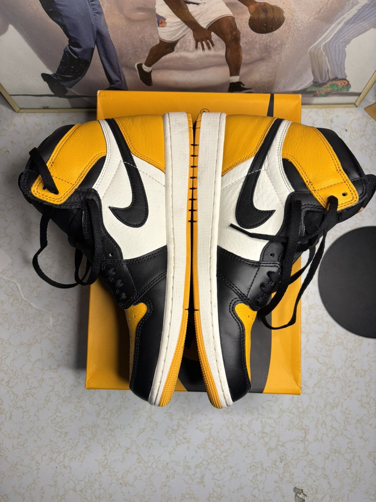 Jordan Brand Air Jordan 1 Retro High OG taxi Size US 10 / EU 43 - 3 Thumbnail