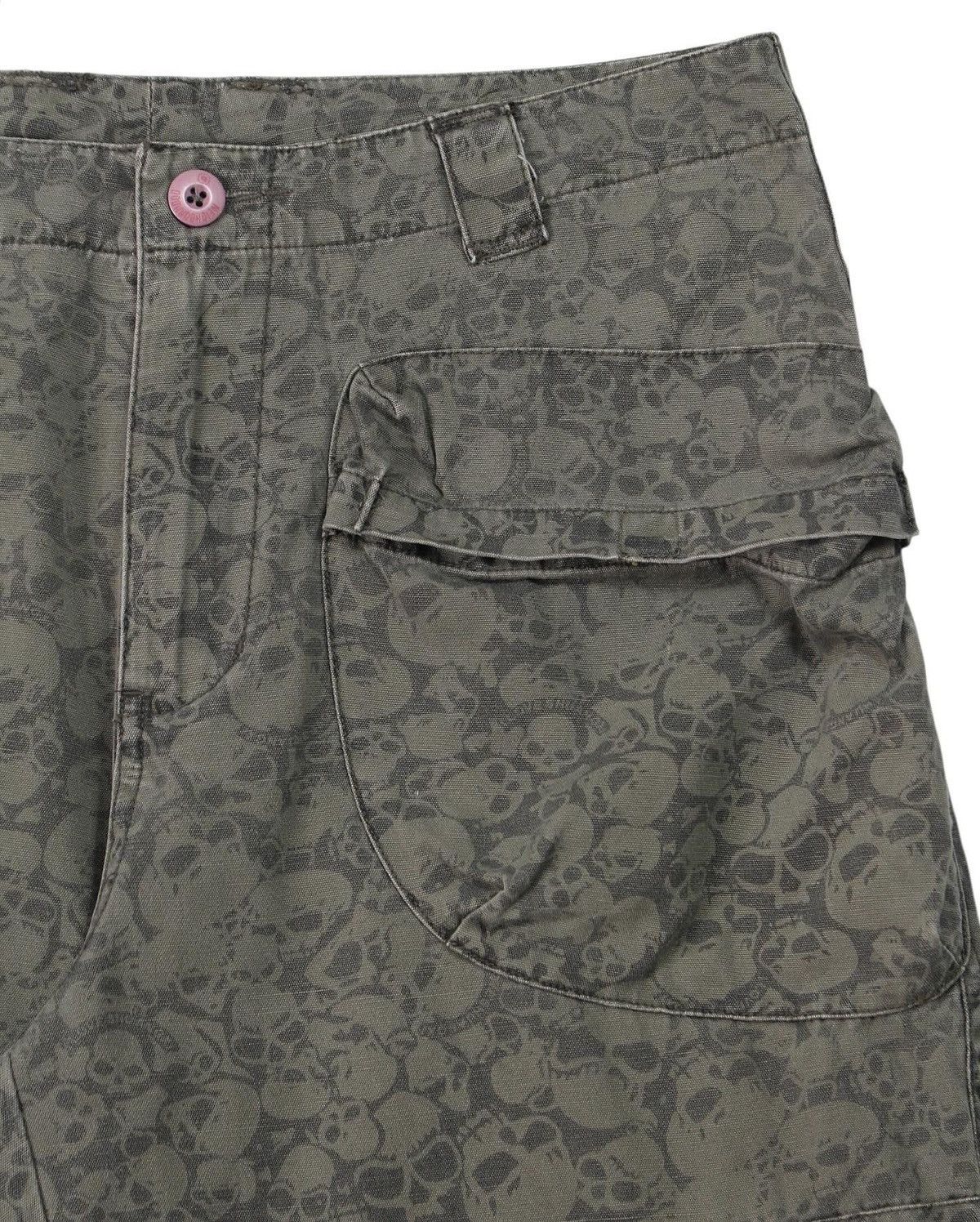 Neighborhood SS2006 NEIGHBORHOOD SKULL 6 POCKET CARGO SHORTS Size US 30 / EU 46 - 4 Thumbnail
