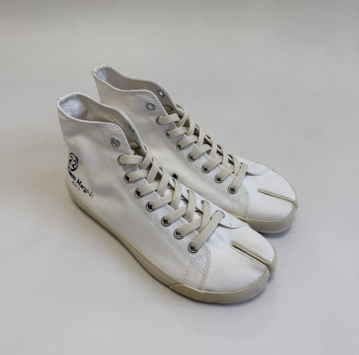 Maison Margiela White Canvas High Top Tabi Sneakers Size US 9 / EU 42 - 4 Thumbnail