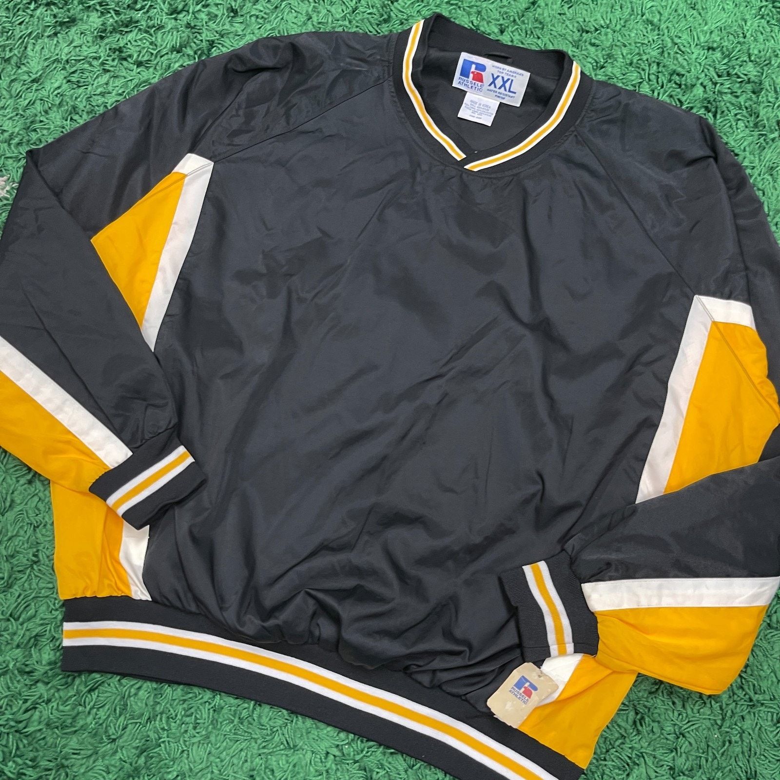 Russell Athletic × Vintage New Vintage Russell Athletic pullover windbreaker jacket XXL Size US XXL / EU 58 / 5 - 2 Thumbnail