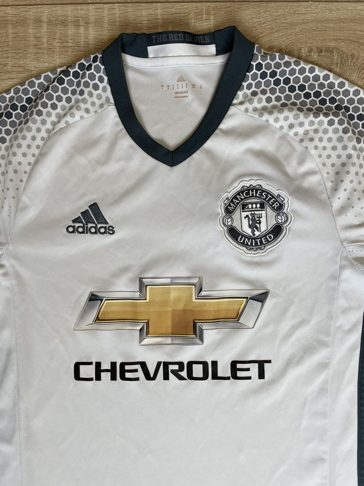 Adidas Manchester United 2016 2017 third shirt soccer jersey Size US S / EU 44-46 / 1 - 2 Thumbnail