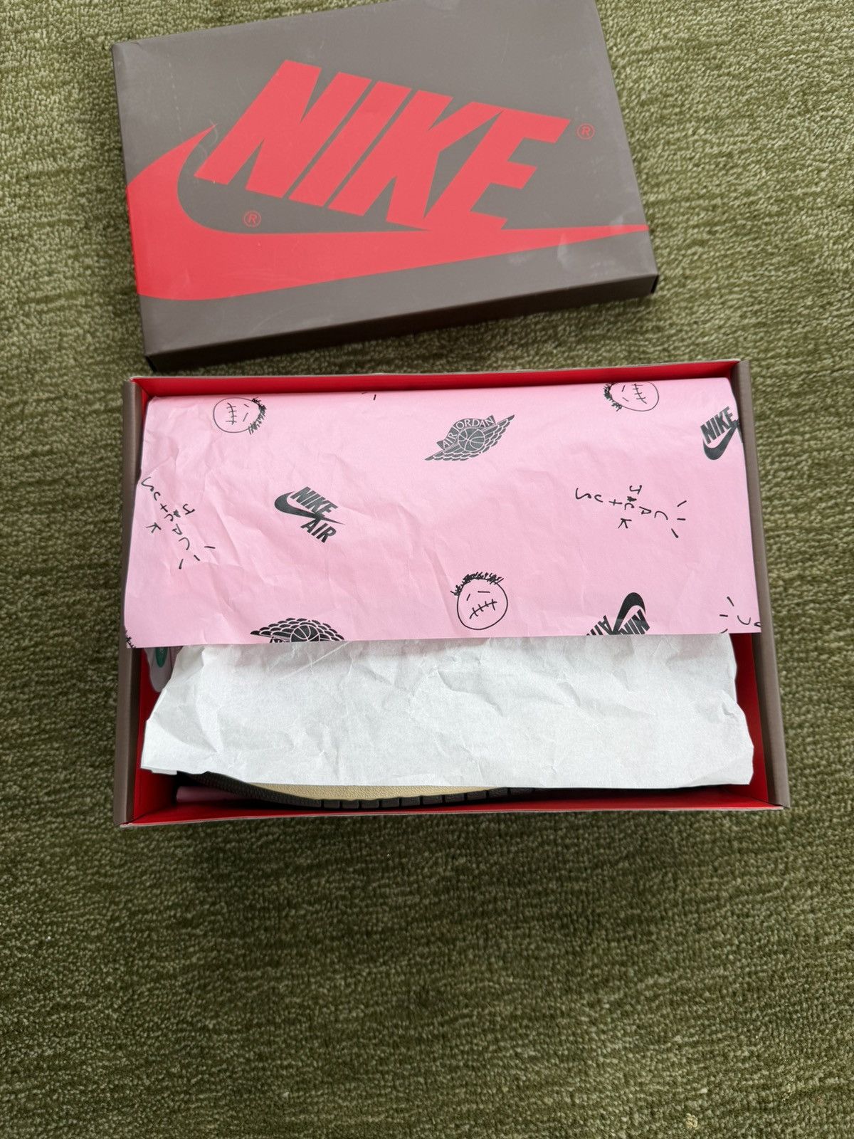 Jordan Brand × Travis Scott Jordan 1 Low x Travis Scott OG Mocha size 10.5 Size US 10.5 / EU 43-44 - 9 Thumbnail