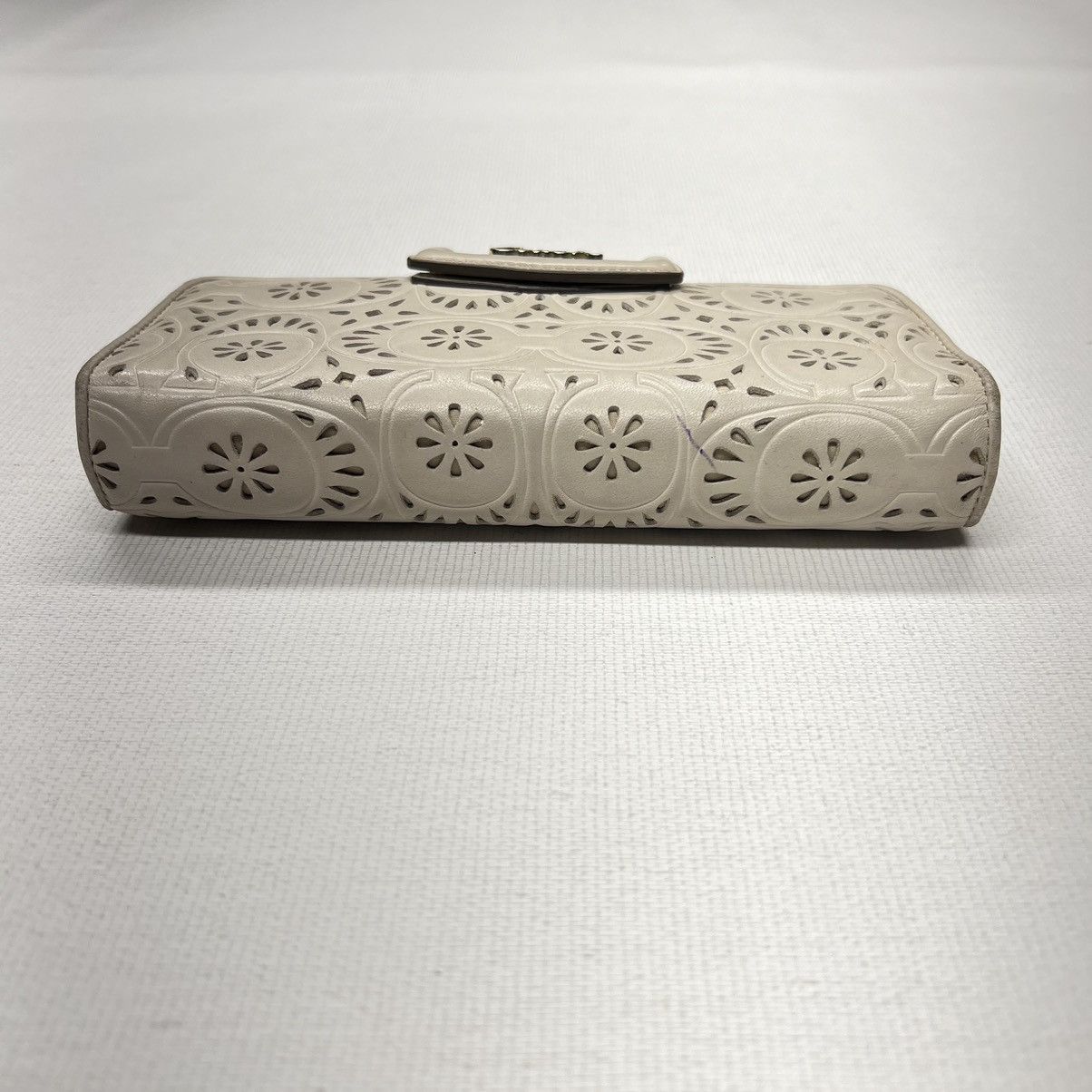 Coach × Vintage Coach Ashley Wallet Ivory Lace Leather Slim Envelope Fold Size ONE SIZE - 7 Thumbnail