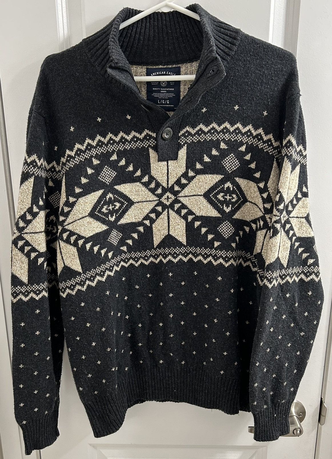 American Eagle Outfitters American Eagle Mens Dark Grey Aztec Design Sweater - Size L Size US L / EU 52-54 / 3 - 1 Thumbnail