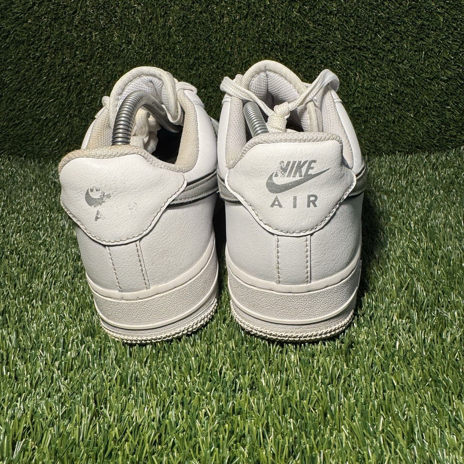 Nike Size 8.5 - Nike Air Force 1 '07 White Metallic Silver W Size US 8.5 / IT 38.5 - 7 Thumbnail