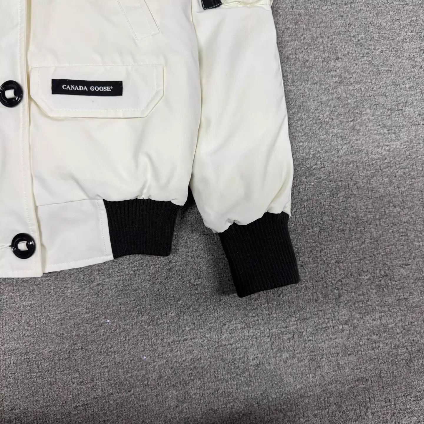 Canada Goose Canada Goose White Wolf Fur Collar Pilot Jkt XS 99 New Size US XS / EU 42 / 0 - 3 Thumbnail