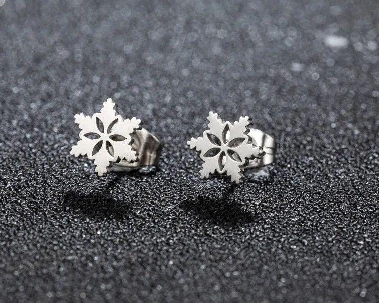Jewelry Snowflake Mini Stud Earrings Charm Earring Gift Size ONE SIZE - 2 Thumbnail