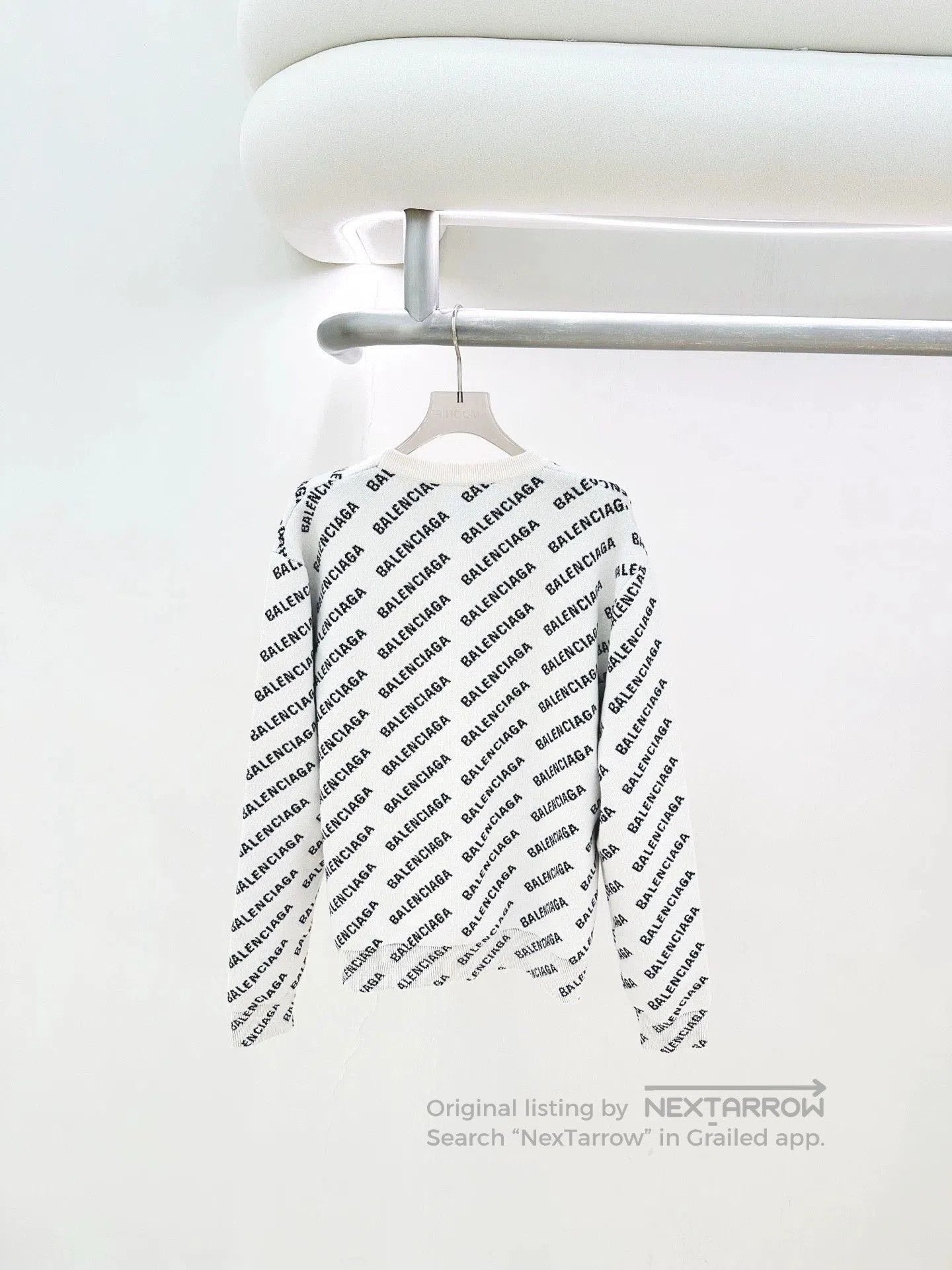 Balenciaga White Sleeveless Printed Top Size M. Size US M / EU 48-50 / 2 - 2 Thumbnail