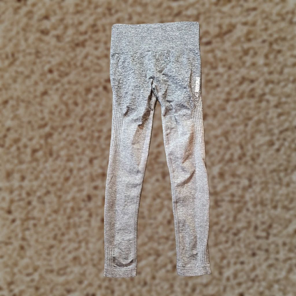 Gymshark Gymshark Womens Small Gray Seamless Leggings Stretch Cropped Athleisure Pants Size 28" / US 6 / IT 42 - 1 Thumbnail