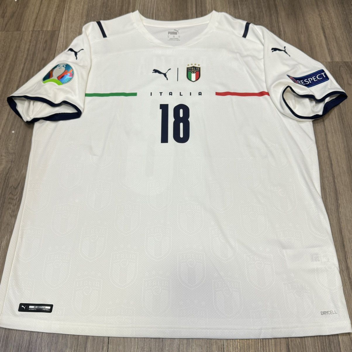 Puma Italy Euro2020 away shirt #18 Barella Size US XL / EU 56 / 4 - 1 Thumbnail