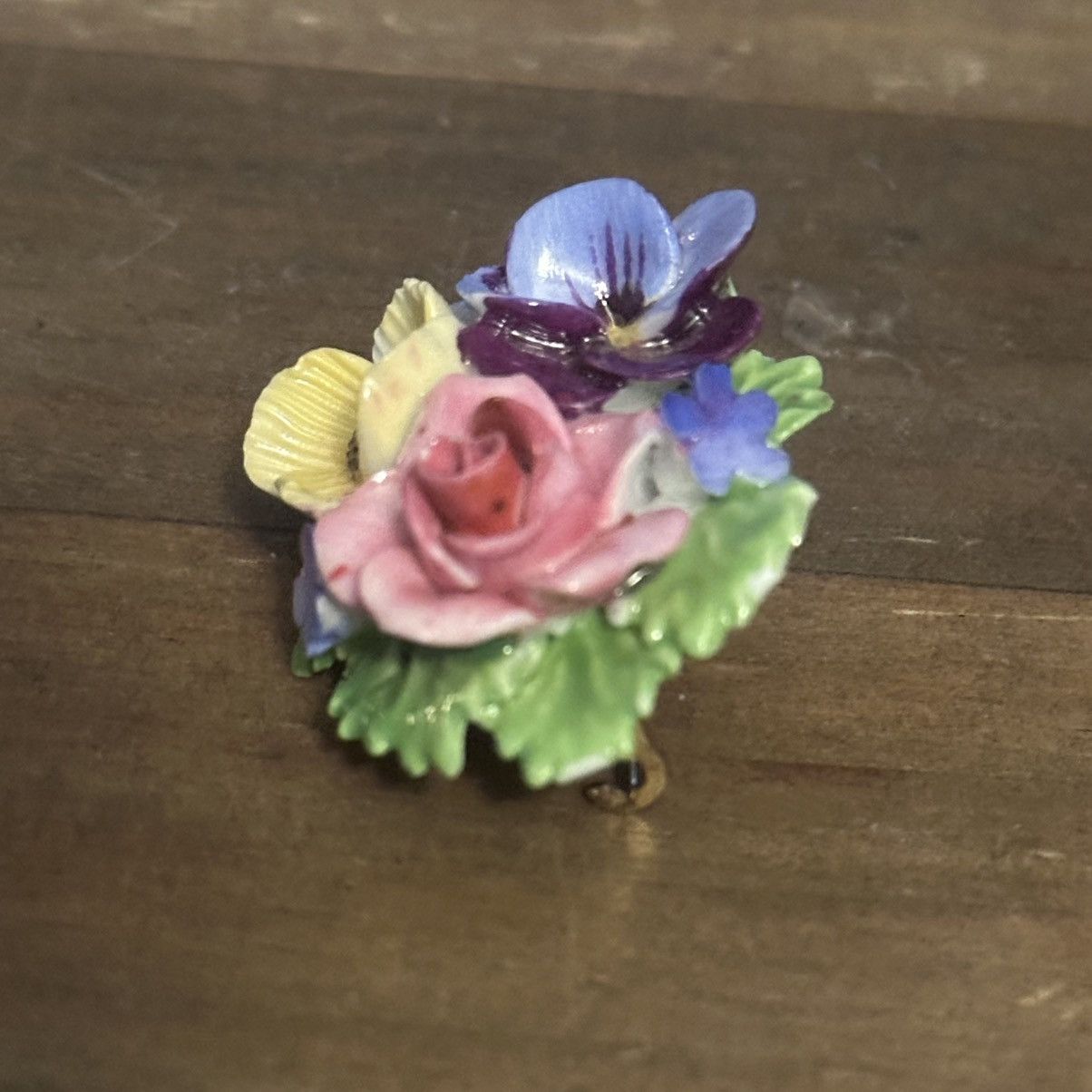 Vintage Vintage bone china flower brooch Size ONE SIZE - 6 Thumbnail