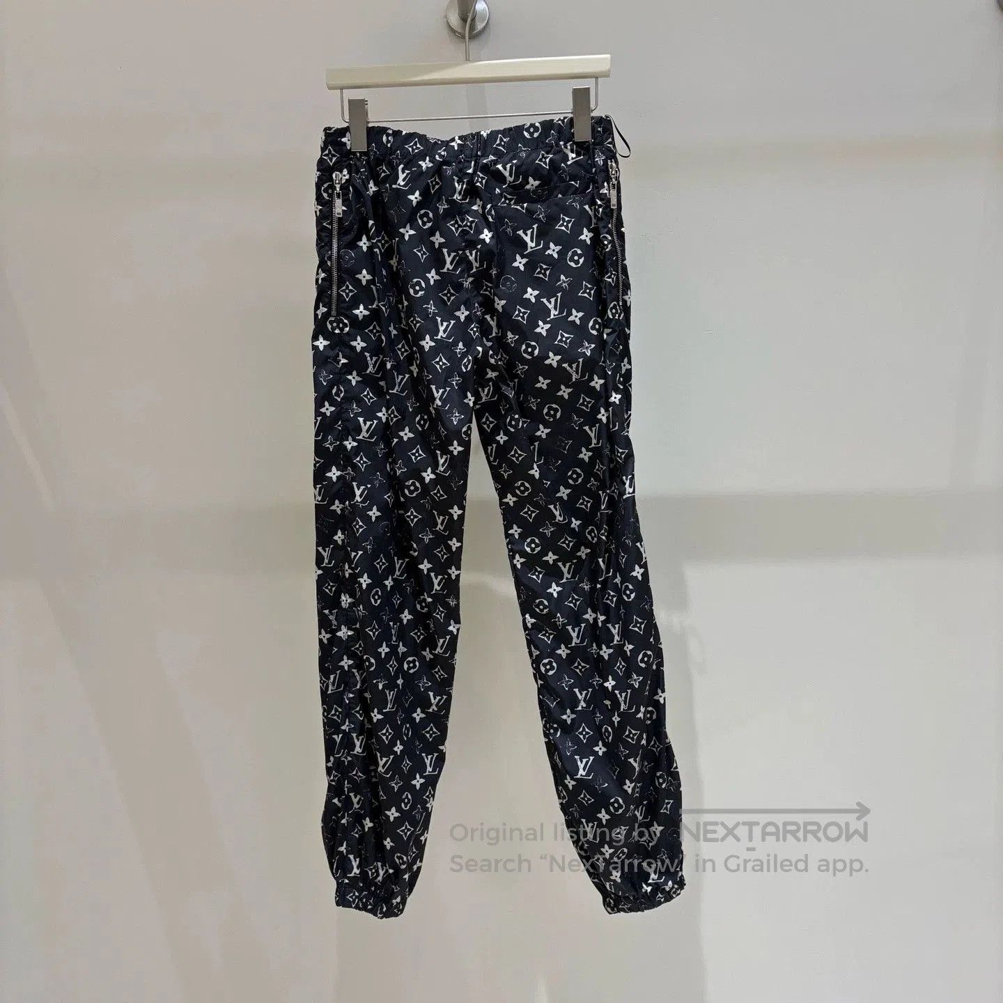 Louis Vuitton Louis Vuitton Black White Print Joggers. Size US 36 / EU 52 - 2 Thumbnail