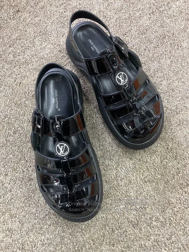 Louis Vuitton Louis Vuitton Black patent leather Roman sandals Size US 4.5 / IT 34.5 - 4 Thumbnail