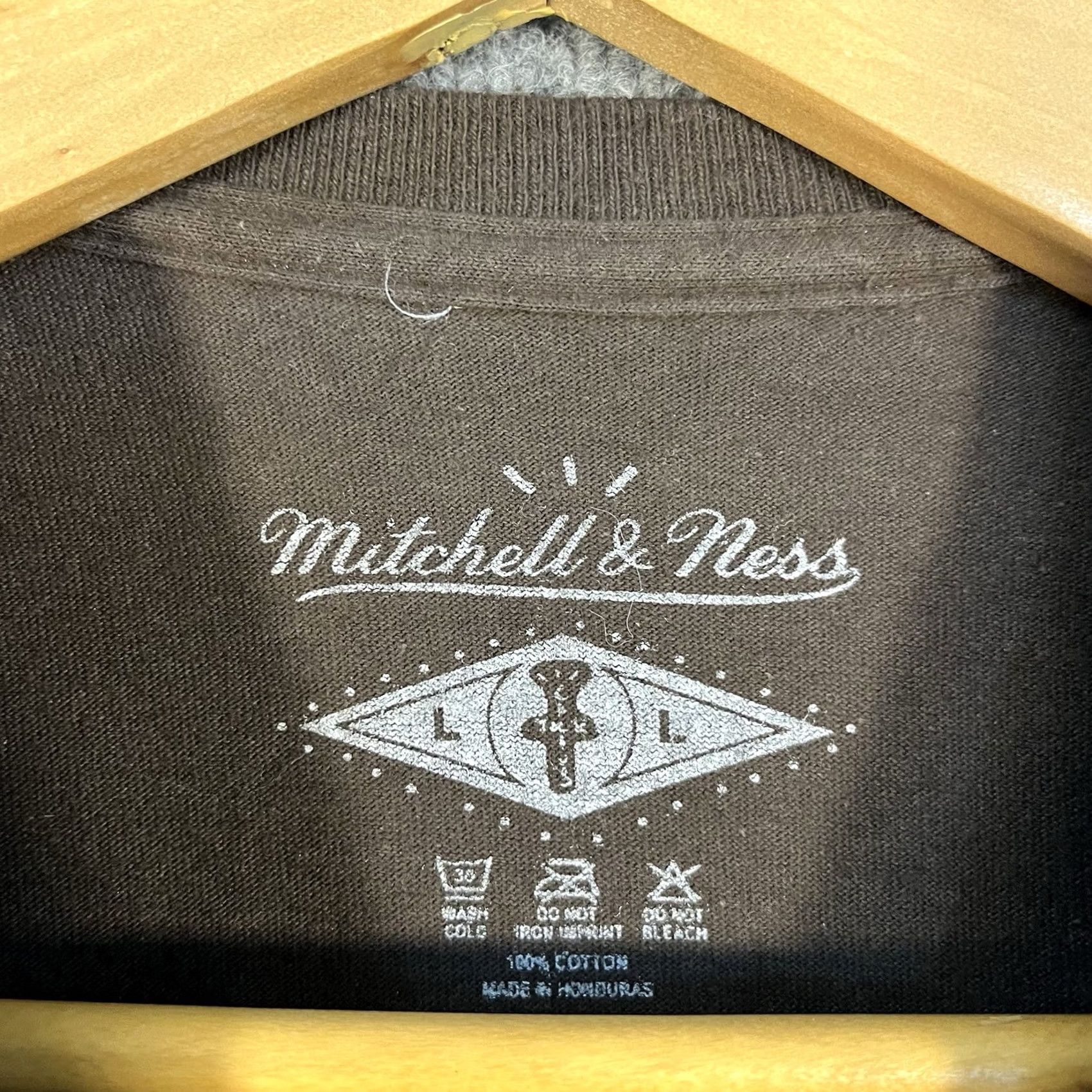 Mitchell & Ness Mitchell Ness Travis Scott Cactus Jack T Shirt Merch Brown Large Lids Size US L / EU 52-54 / 3 - 5 Thumbnail