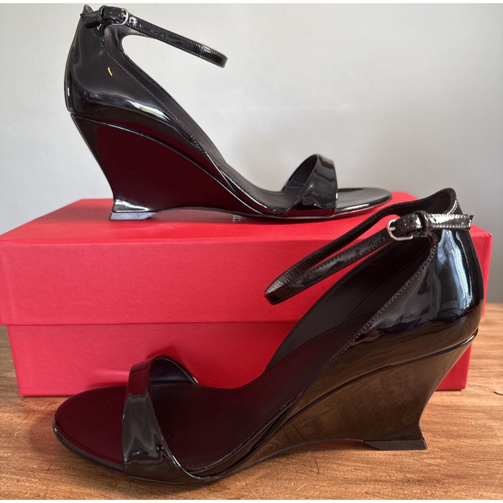 Salvatore Ferragamo Ferragamo Vidette Black Patent Leather Wedge Sandal Women 9C Size US 9 / IT 39 - 2 Thumbnail