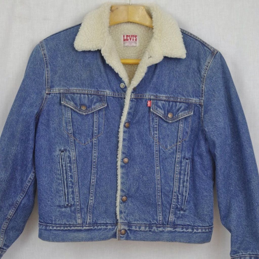 Levi's Vintage USA Made Levi's Sherpa Denim Trucker Jacket Size 44R Size US L / EU 52-54 / 3 - 5 Thumbnail
