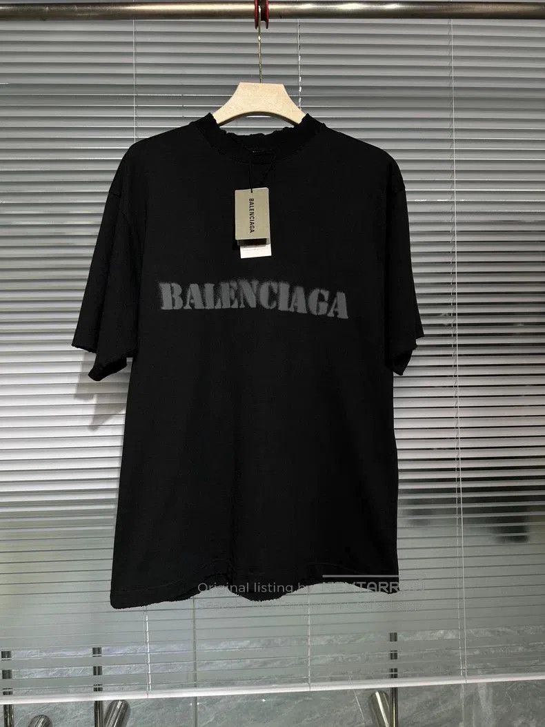 Balenciaga Balenciaga SS24 Blurred Logo Short Sleeve T-Shirt. Size US XS / EU 42 / 0 - 1 Thumbnail