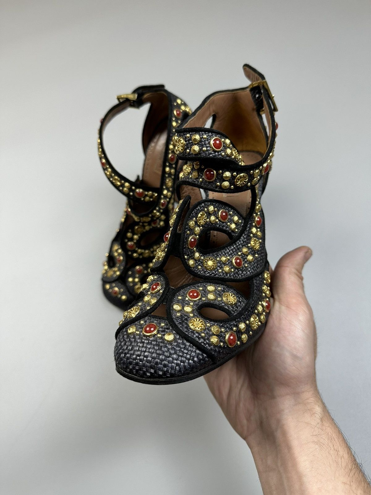 Alaia ALAIA STRAW PUMPS WITH STUDS APPLIED 12CM Size US 7 / IT 37 - 1 Thumbnail