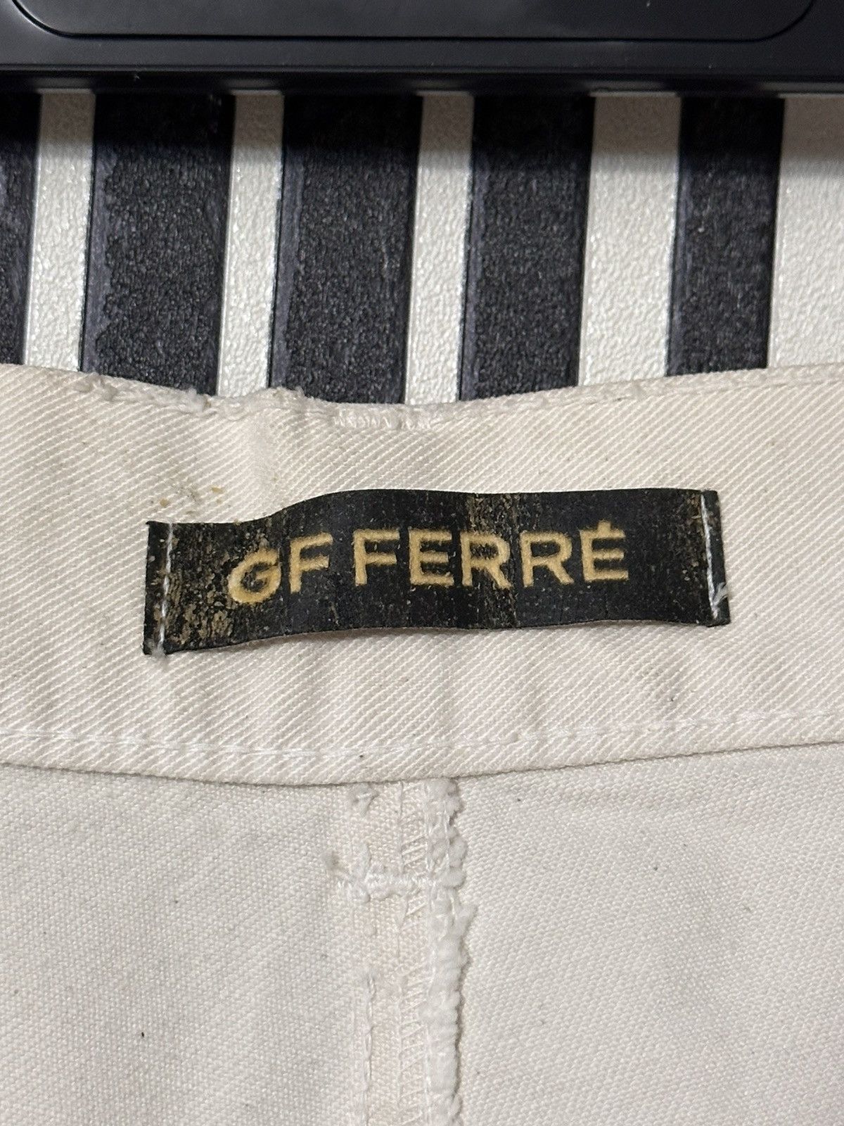 Gianfranco Ferre Gianfranco Ferre “Burned-Skull” Rarest Denim Pants Size US 36 / EU 52 - 17 Thumbnail