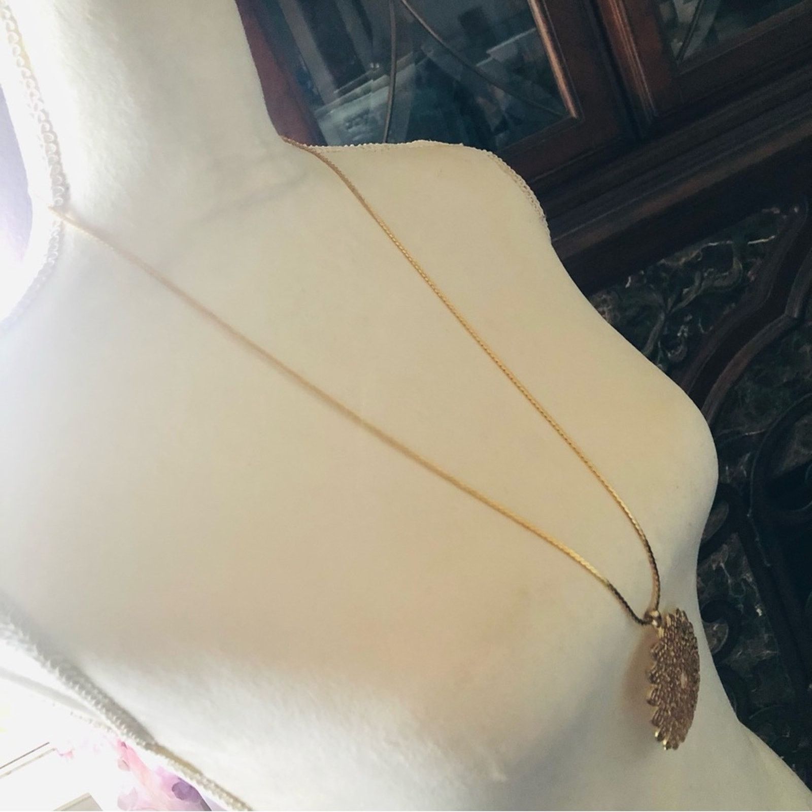 Vintage Vintage filigree pendant on gold braided chain necklace Size ONE SIZE - 4 Thumbnail