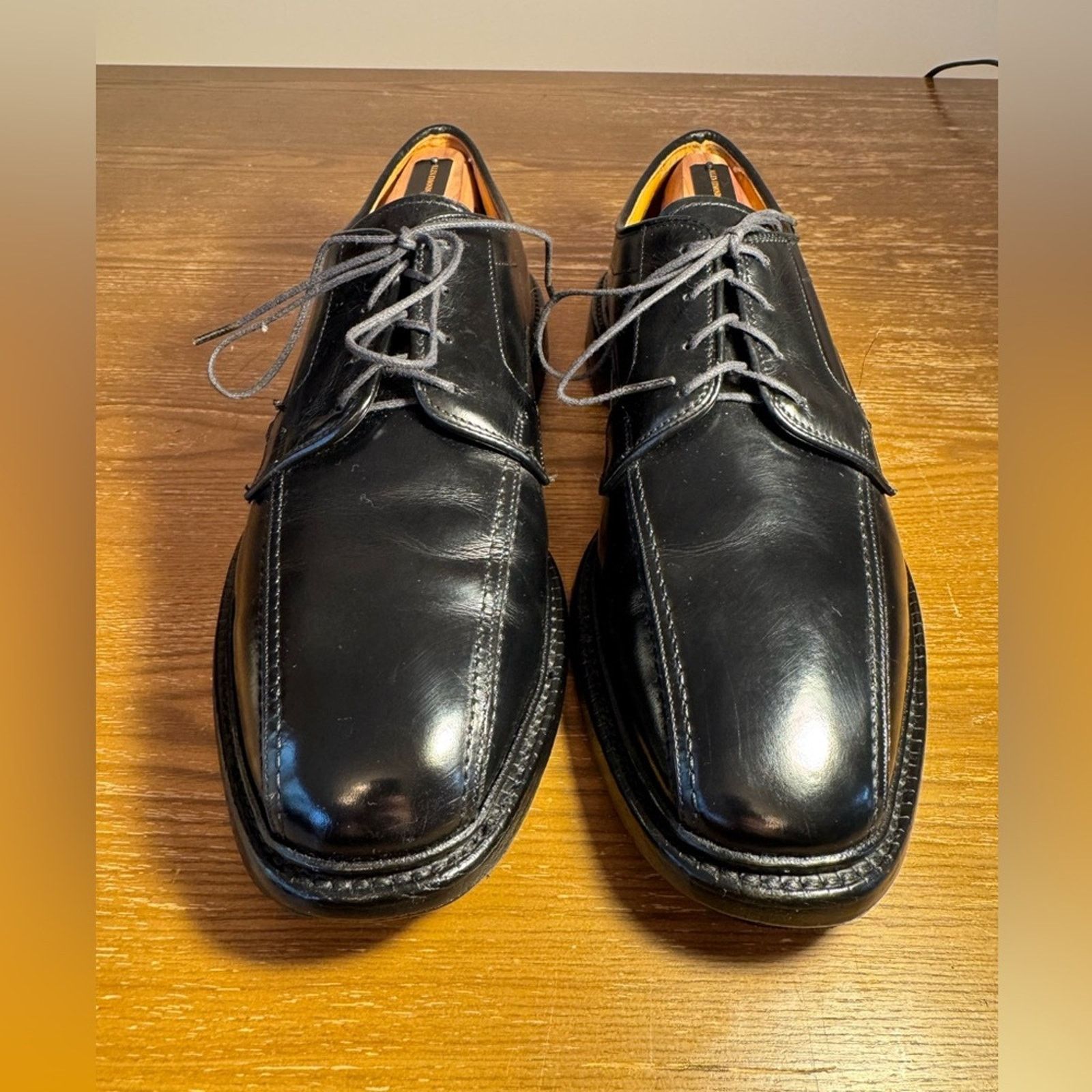 Allen Edmonds Allen Edmonds Hillcrest Derby Shoes in Black Calf size 9.5 D Size US 9.5 / EU 42-43 - 2 Thumbnail