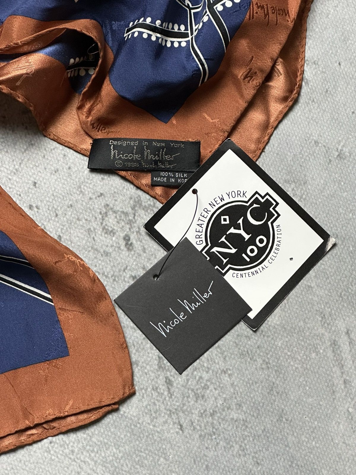 Nicole Miller Nicole Miller 1998 Silk Scarf Times Square New York 90s Hype Size ONE SIZE - 16 Thumbnail